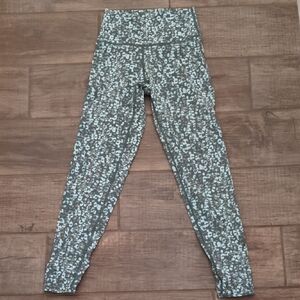 Aerie Gray and White Patterned Leggings